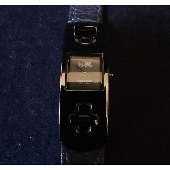 Womens Coach Swagger Black Ionized Plating Double Turnlock Leather Strap Watch - Picture 4 of 11